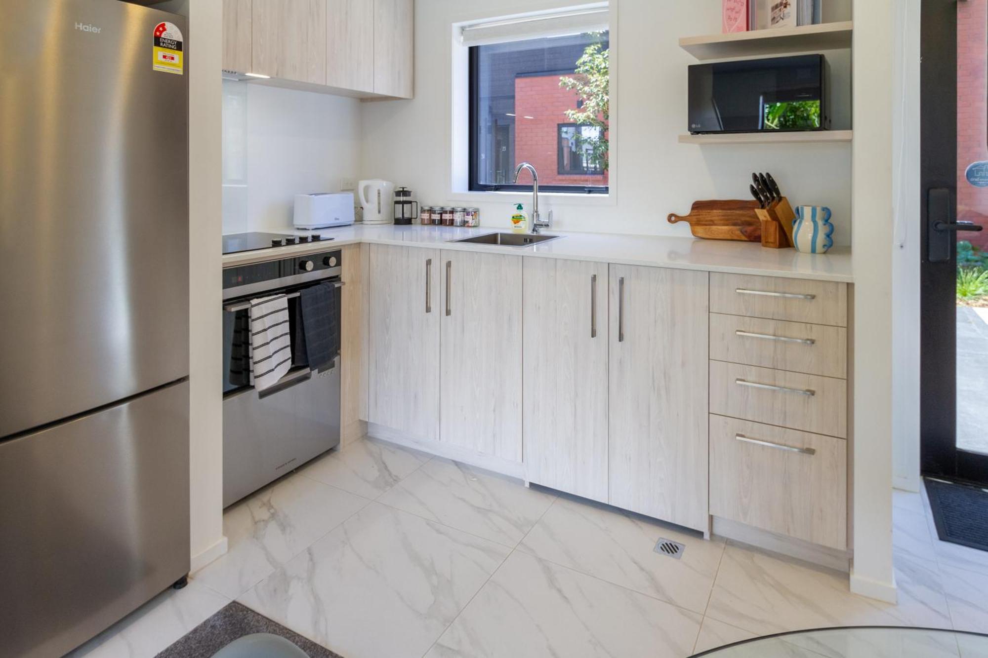 Conveniently Located 2Br Townhouse In West Akl Apartment Auckland Bagian luar foto